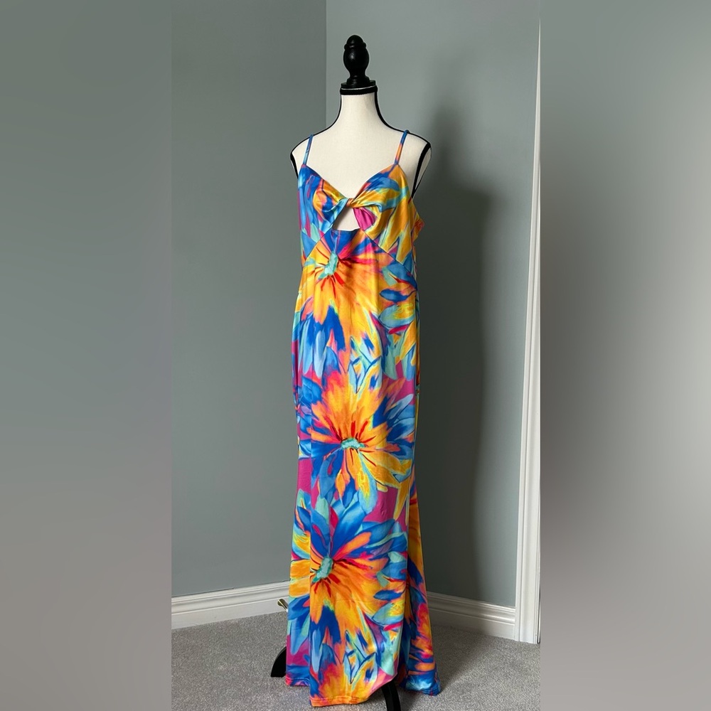 🔥🆕🔥SHEIN - Floral Maxi Dress